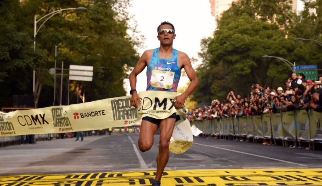 mexicano-gana-medio-maraton-de-la-ciudad-de-mexico-tw.jpg