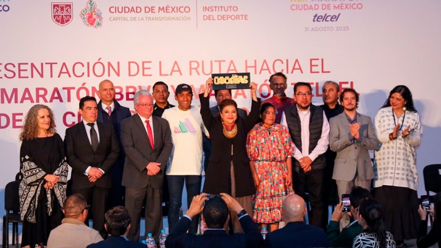 ANUNCIA JEFA DE GOBIERNO MEDIO Y MARATÓN CDMX 2025 QUE PONE NUEVAMENTE ANTE LA MIRADA INTERNACIONAL